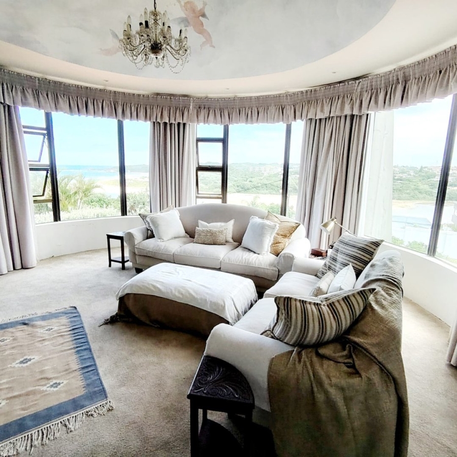 5 Bedroom Property for Sale in Beacon Bay Eastern Cape